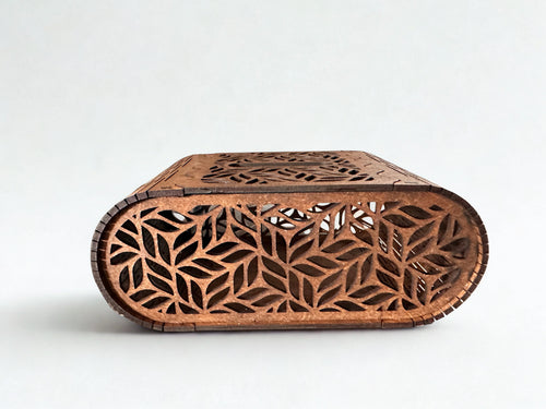 Boîte à mouchoirs en bois ajouré